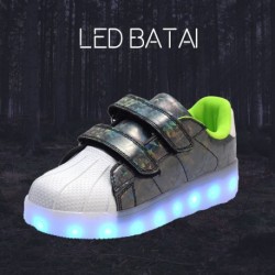 Blizgantys pilki LED batai