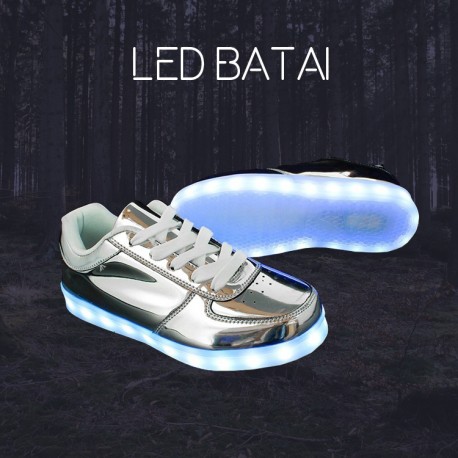 Blizgantys sidabrinės spalvos LED batai