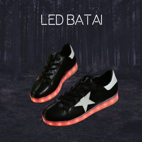 Juodi LED batai su balta žvaigžde