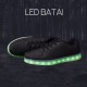 Juodi LED batai su skylutėmis