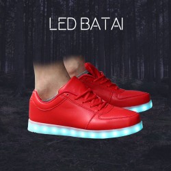 Raudoni LED batai
