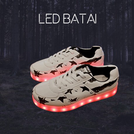 Balti LED batai su žvaigždutėmis